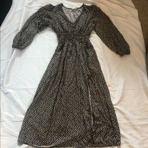 GAP Black and Cream V Neck Floral Print Empire Waist Dress—Small